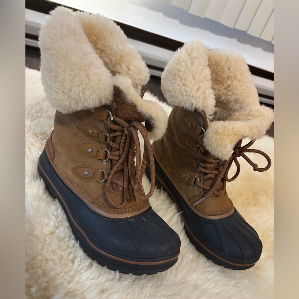 Women’s CROCS snow boots